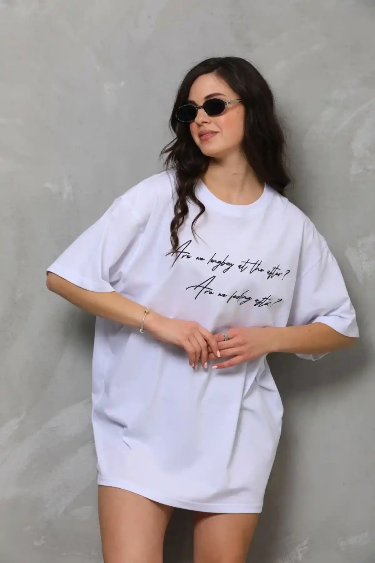 kadın Bisiklet Yaka Baskılı Oversize T-Shirt - Beyaz