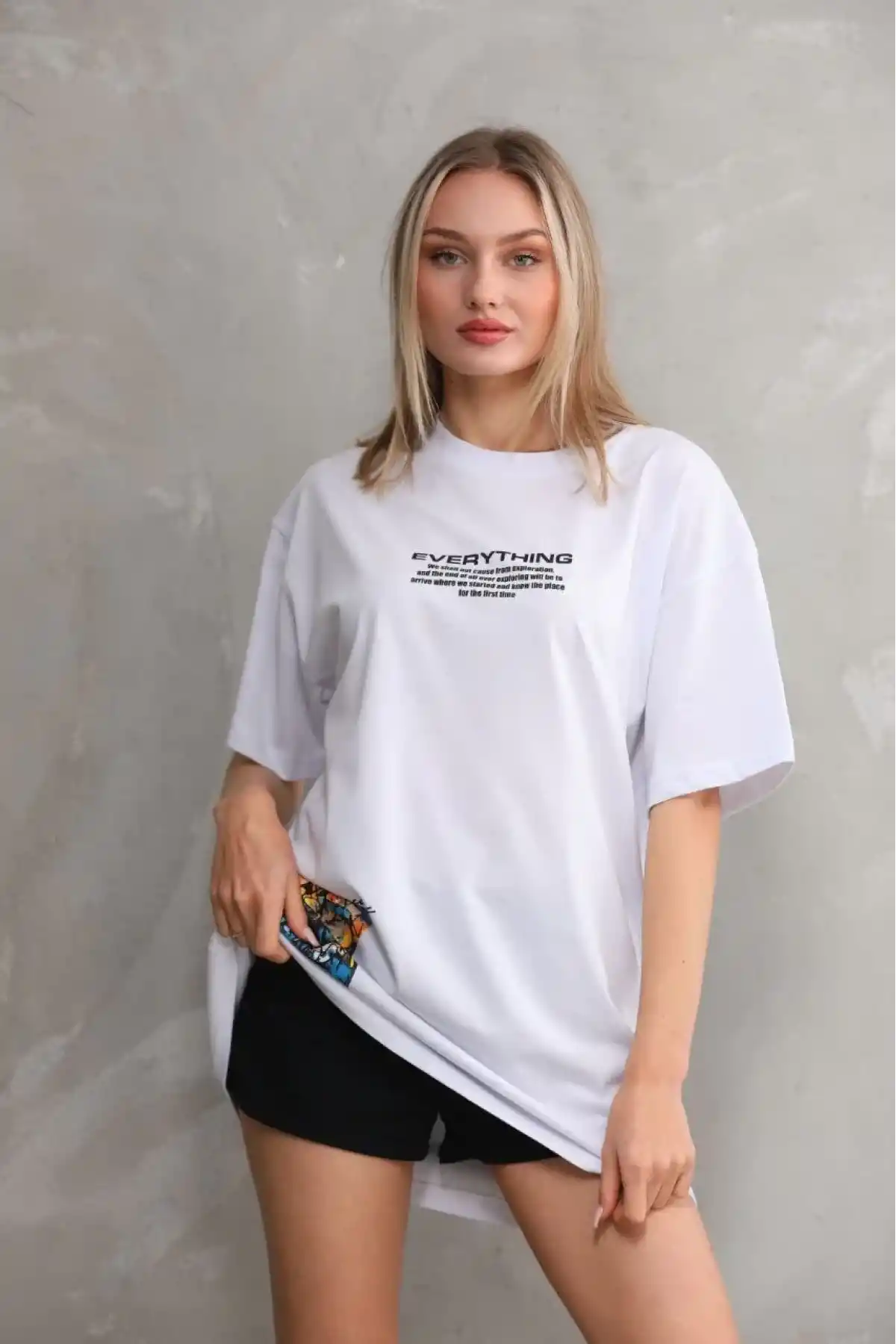 kadın Bisiklet Yaka Baskılı Oversize T-Shirt - Beyaz