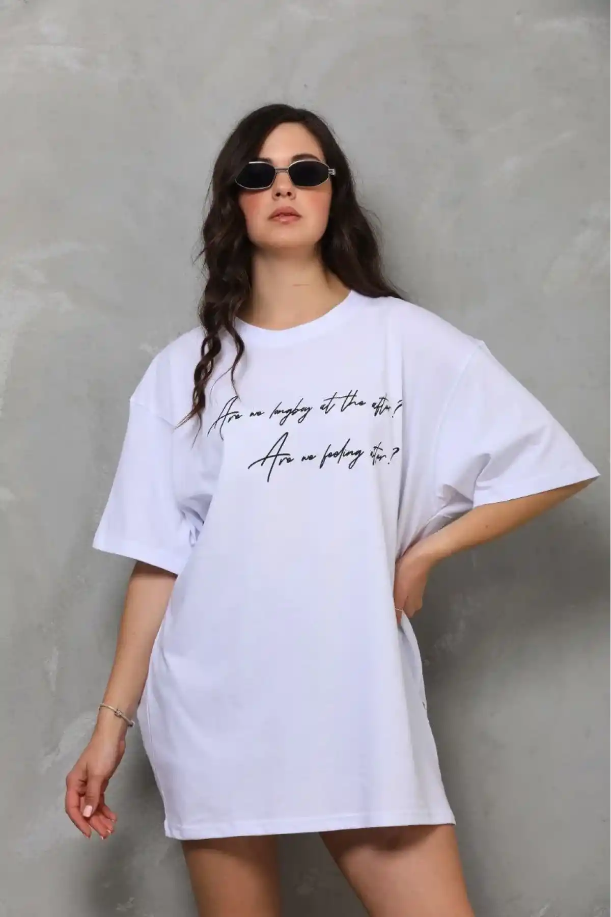 kadın Bisiklet Yaka Baskılı Oversize T-Shirt - Beyaz