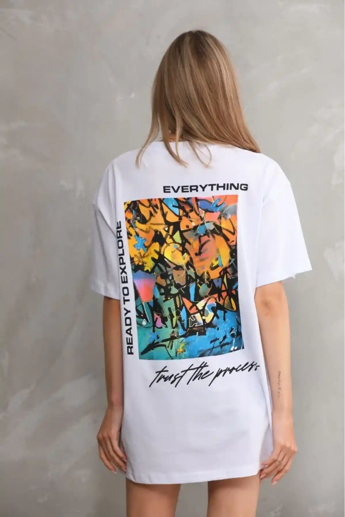 kadın Bisiklet Yaka Baskılı Oversize T-Shirt - Beyaz