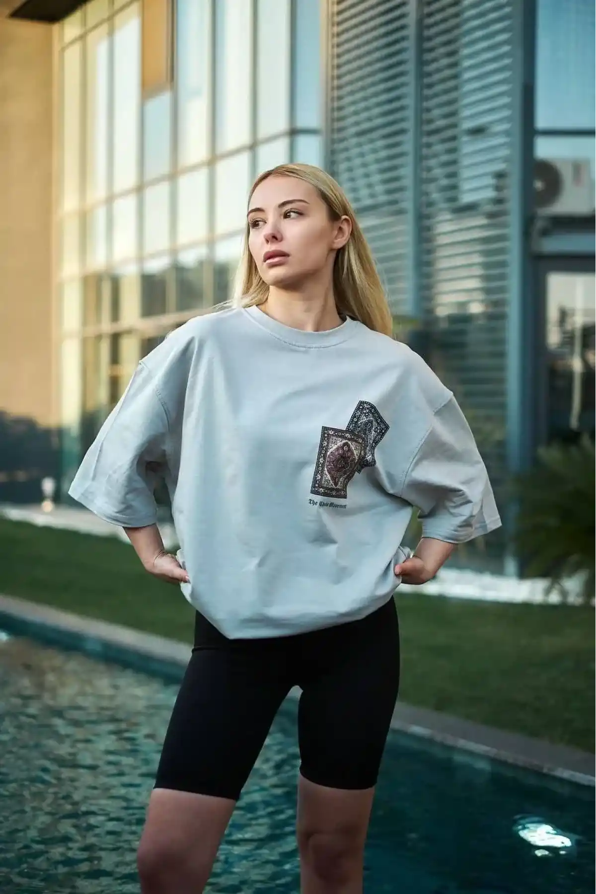 kadın Bisiklet Yaka Baskılı Oversize T-Shirt - Boyalı Gri