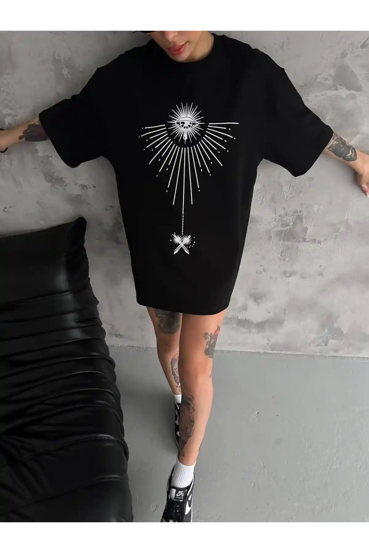 kadın Bisiklet Yaka Baskılı Oversize T-Shirt - Siyah