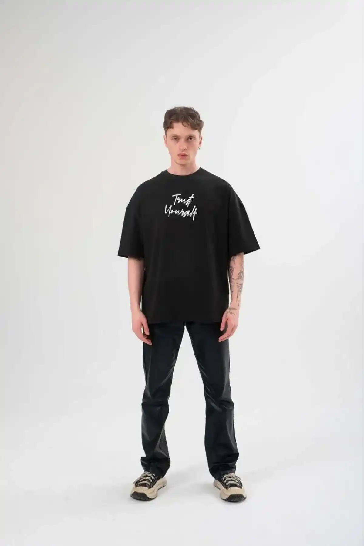 Unisex Bisiklet Yaka Baskılı Oversize T-Shirt - Siyah