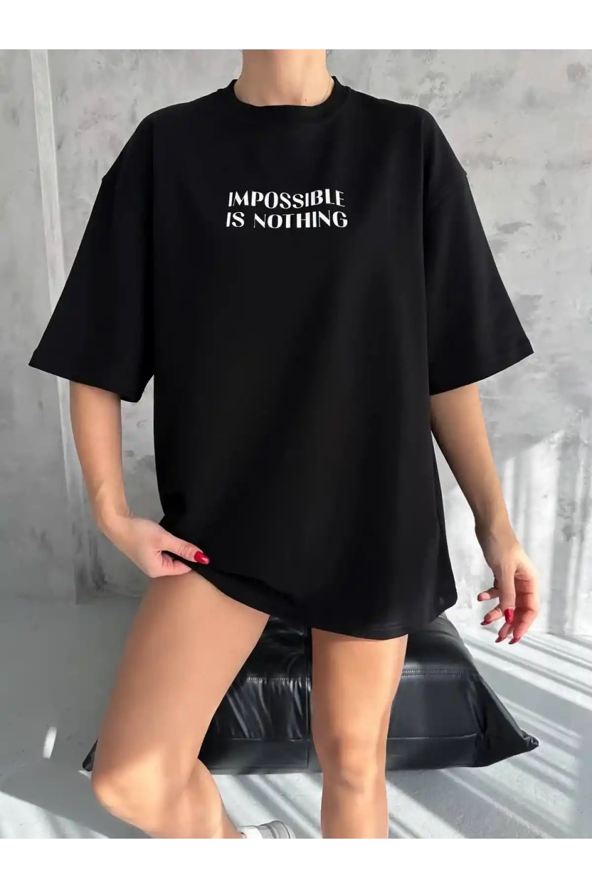 kadın  Bisiklet Yaka Baskılı Oversize T-Shirt - Siyah
