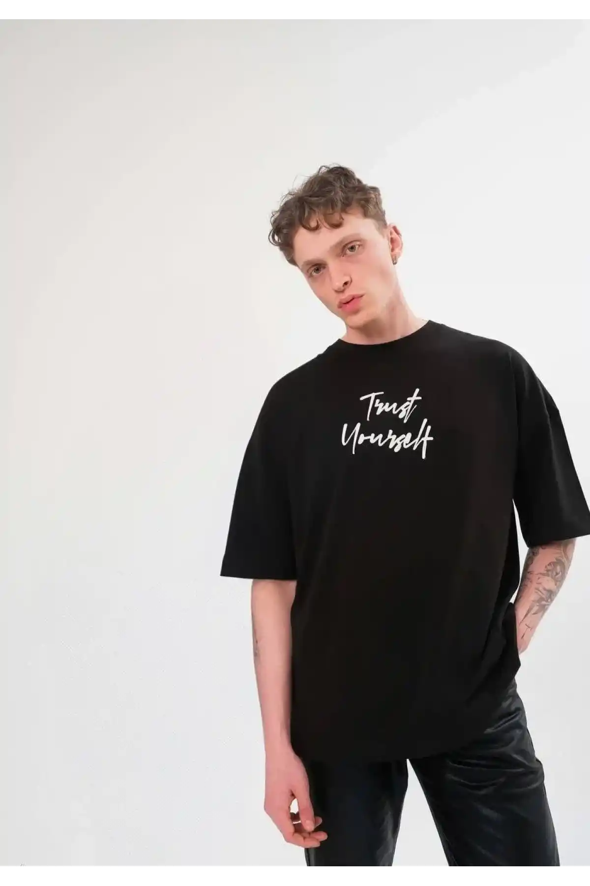 Unisex Bisiklet Yaka Baskılı Oversize T-Shirt - Siyah