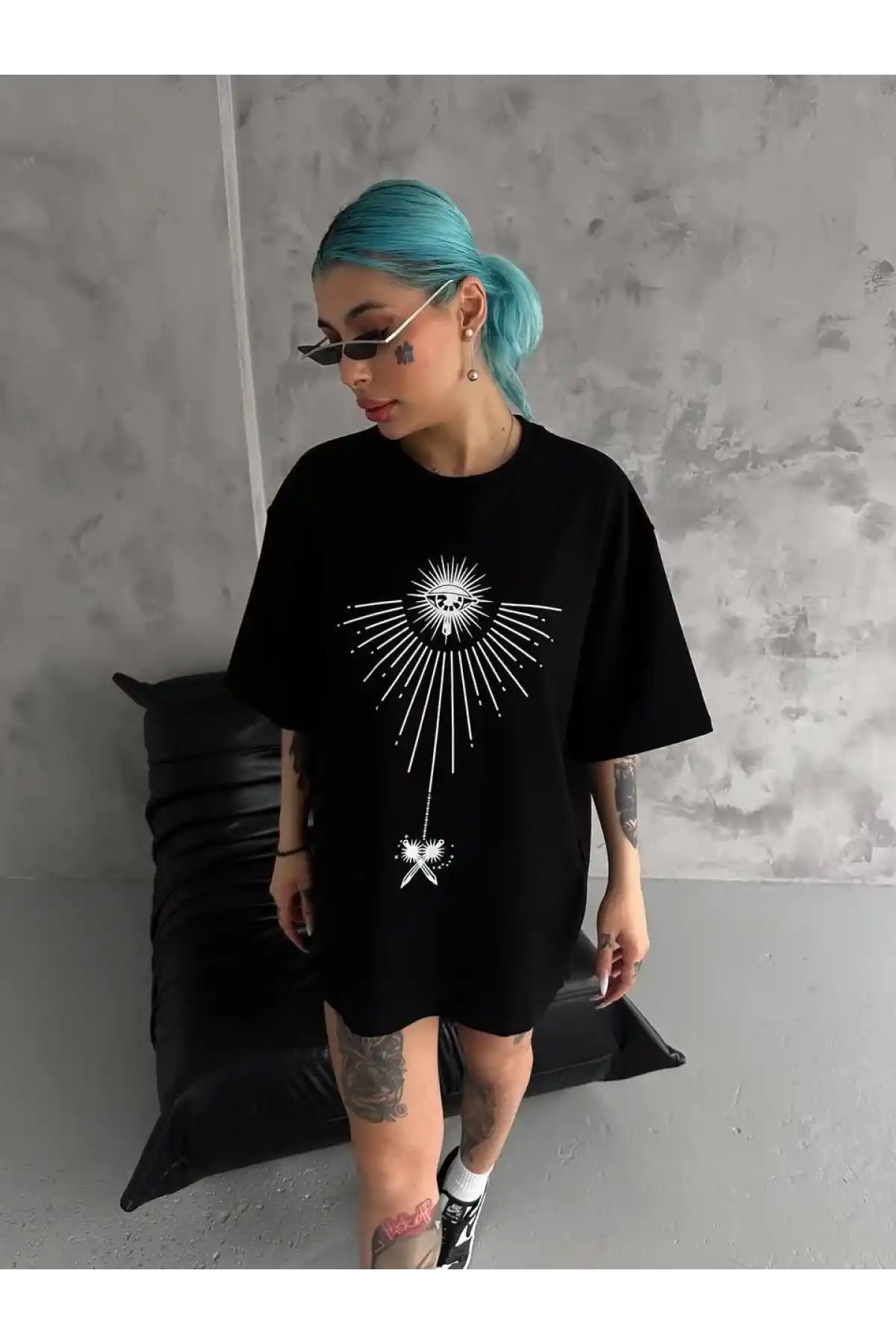 kadın Bisiklet Yaka Baskılı Oversize T-Shirt - Siyah