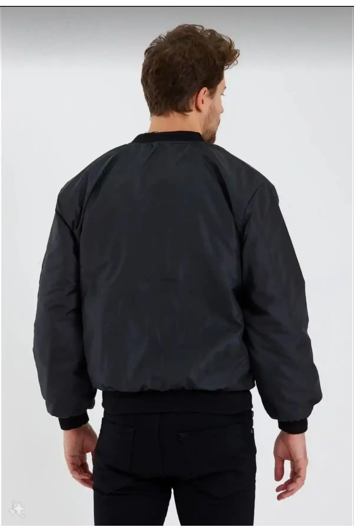 Unisex Siyah Bomber Mont – Su İtici Kumaş, Kapitone Astarlı, Fermuarlı ve Günlük Kullanıma Uygun Ceket- Siyah