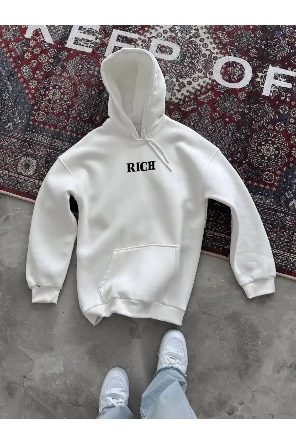 Uzun Kol Kapüşonlu Göğüs Baskılı SweatShirt - Beyaz