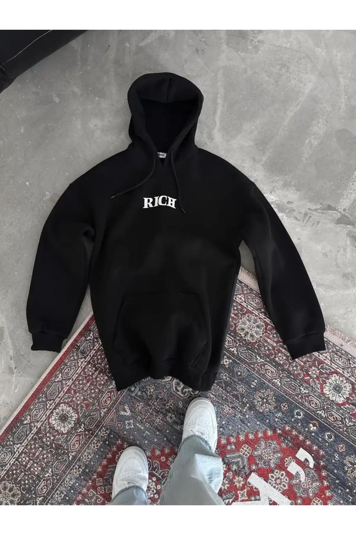 Uzun Kol Kapüşonlu Göğüs Baskılı SweatShirt - Siyah