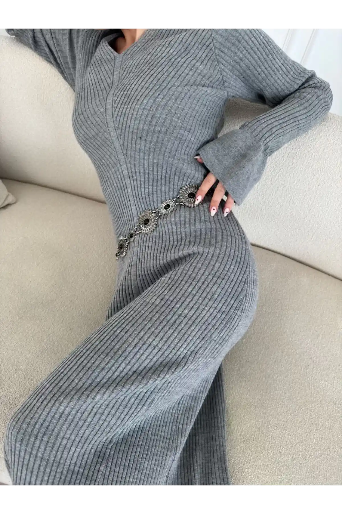 V Yaka Fitilli Uzun Elbise- Gri