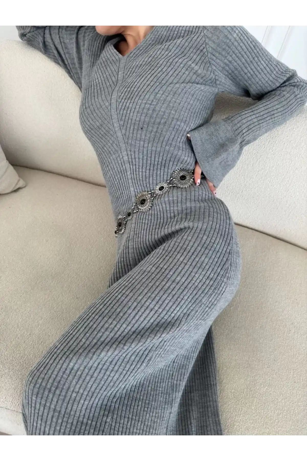 V Yaka Fitilli Uzun Elbise- Gri