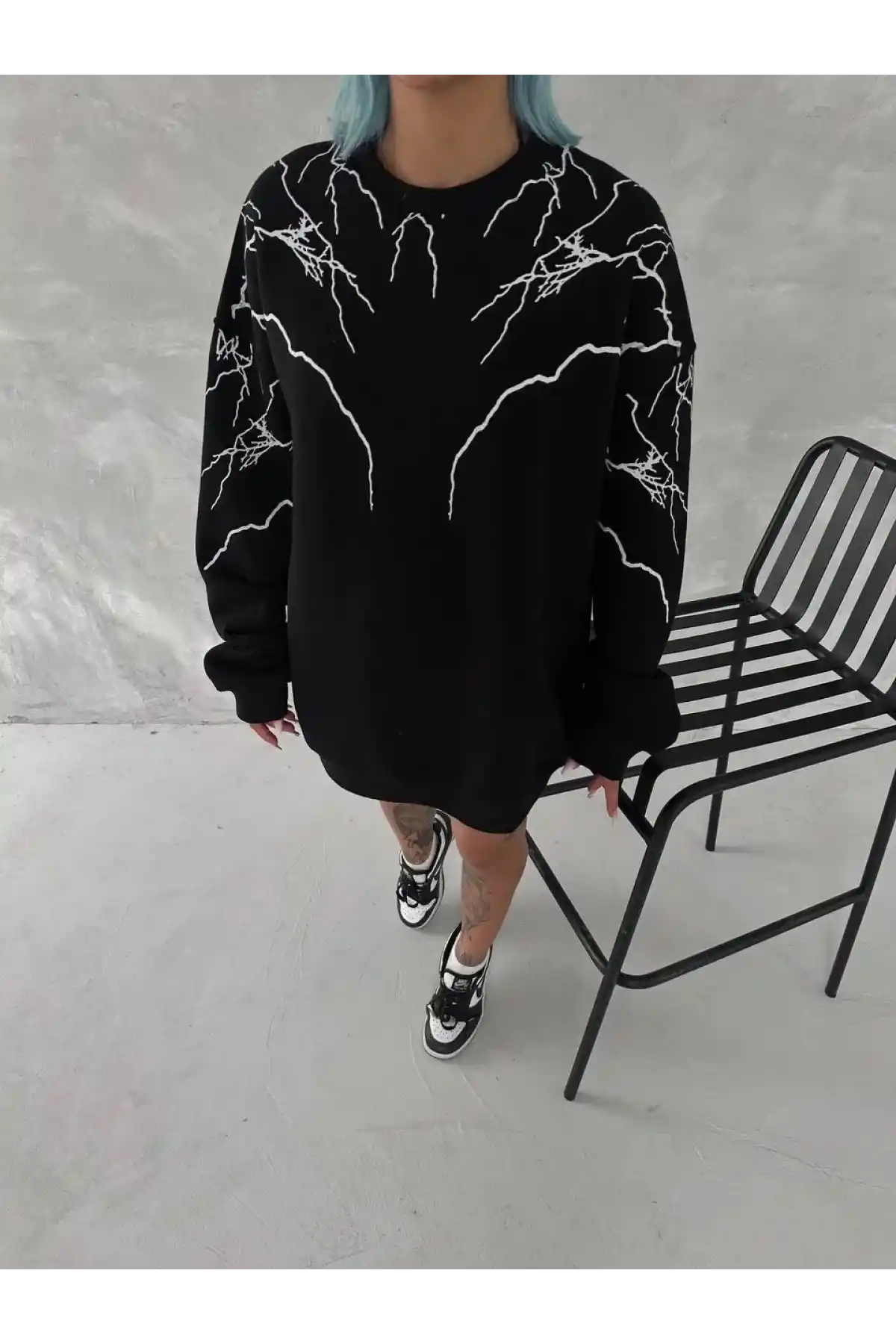 Kadın Yıldırım Baskılı Bisiklet Yaka SweatShirt - Siyah