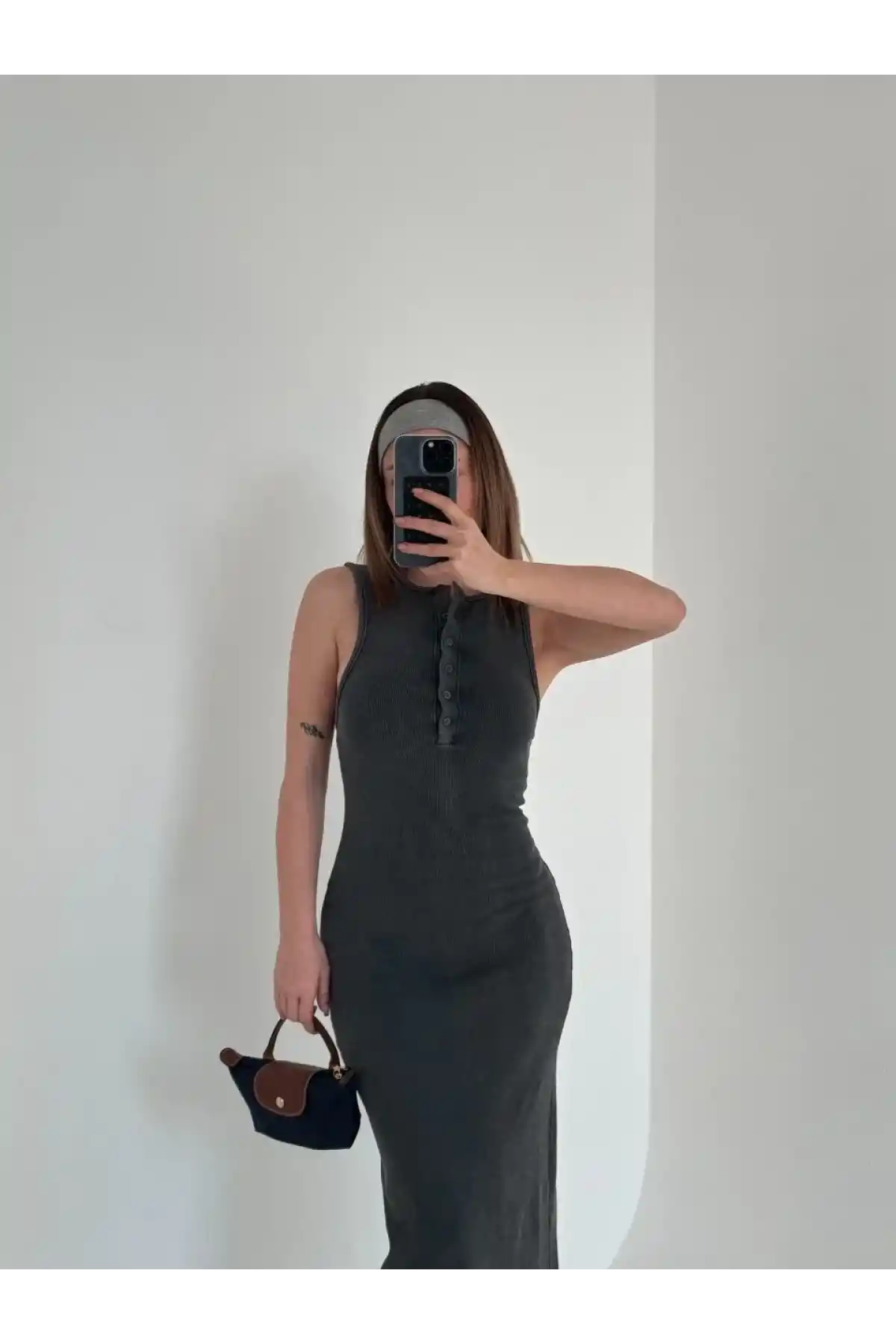 Yırtmaç Detaylı Kolsuz Düğmeli Yıkamalı Uzun Elbise - Antrasit