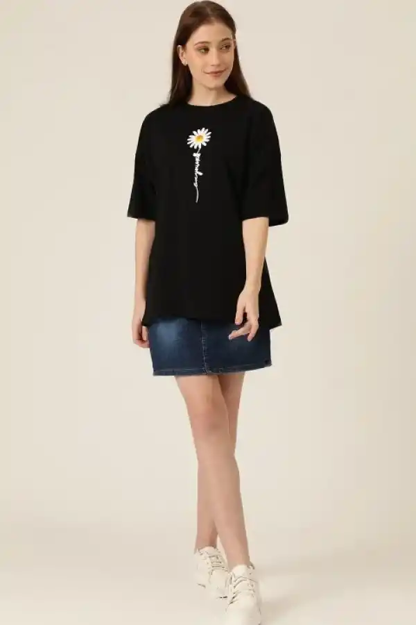 Kadın Papatya Baskılı T-Shirt Kısa Kol Bisiklet Yaka Oversize  Tişört - Siyah