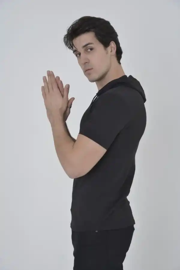 Kadın Kapüşonlu T-Shirt Kısa Kol Bisiklet Yaka Slimfit Tişört    - Siyah