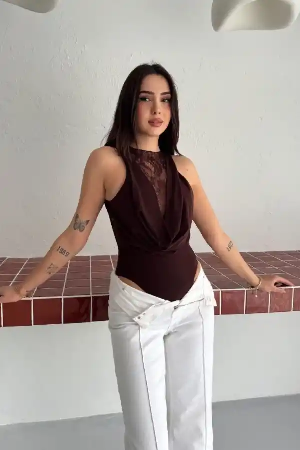 Kadın Dantel Detaylı Derin Dekolte Body Şık Kolsuz Yazlık Bodysuit - Kahvrenegi