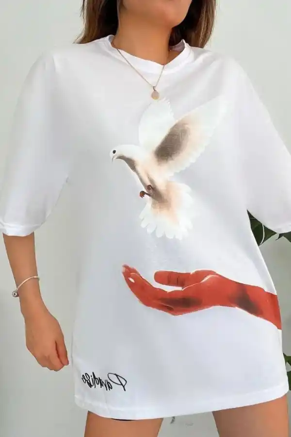 Kadın Kısa Kol Yazlık Tişört Bisiklet Yaka Uzi Güvercin Baskılı T-Shirt - Beyaz