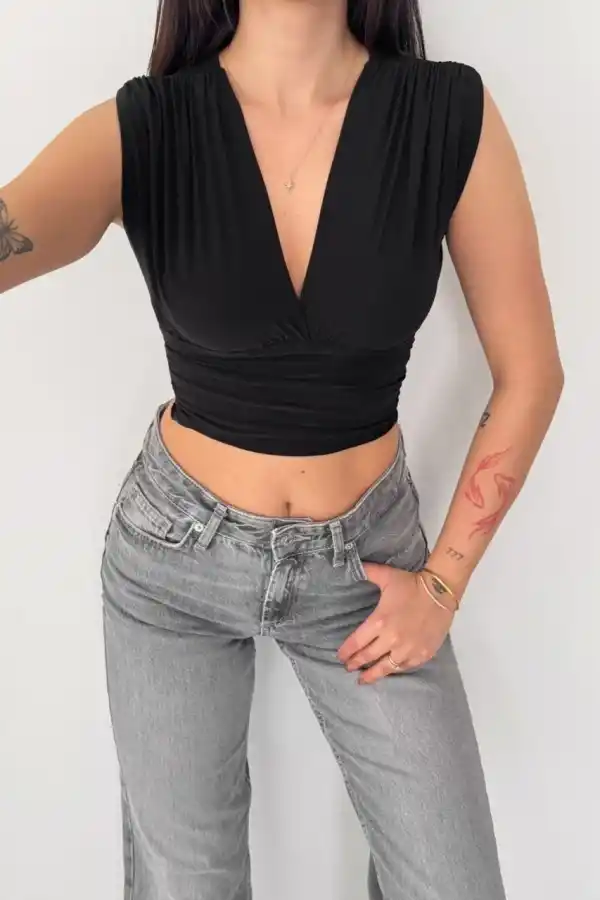 Kadın Vatkalı Kolsuz V Yaka Drapeli Crop Bluz Likralı Fit - Siyah