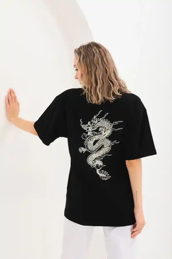 Kadın Kısa Kol Yazlık Tişört Bisiklet Yaka Ejderha Baskılı T-Shirt - Siyah