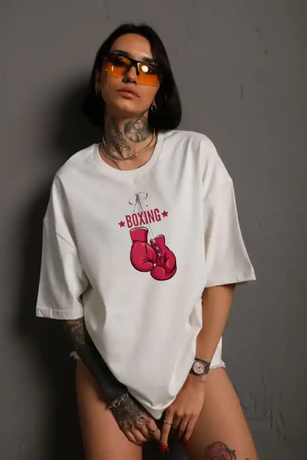 kadın Bisiklet Yaka Boks Eldiven Baskılı Oversize T-Shirt - Beyaz