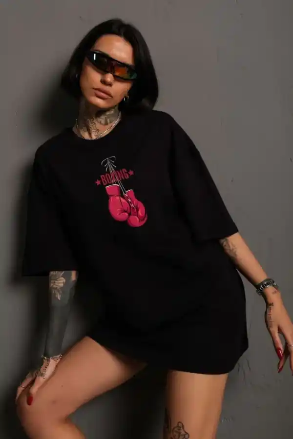 Kadın Kısa Kol Tişört Bisiklet Yaka Boxy Eldiven Baskılı T-Shirt - Siyah