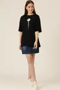 Kadın Papatya Baskılı T-Shirt Kısa Kol Bisiklet Yaka Oversize  Tişört - Siyah