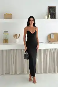 Kadın Askılı Uzun Elbise V Yaka Şık Gece Elbisesi Vücuda Oturan - Siyah