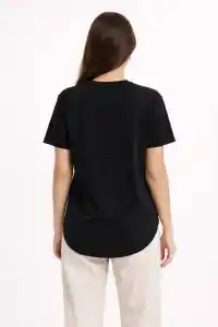 Kadın Basic T-Shirt Kısa Kol Bisiklet Yaka Oval Kesim Tişört - Siyah