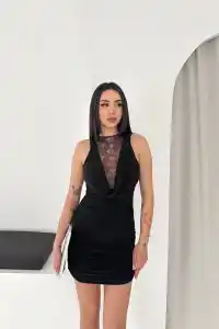 Kadın Dantel Detaylı Derin Dekolte Drapeli Mini Elbise Şık Kolsuz - Siyah