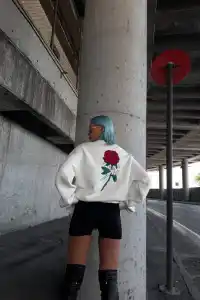 Kadın 3 iplik Pamuklu Bisiklet Yaka GÜL Baskılı SweatShirt - BeyazBeyaz