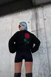 Kadın Oversize Kapüşonlu Cepli GÜL Baskılı 3 İplik Pamuklu Hoodie Sweatshirt - Siyah