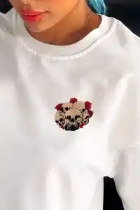 Kadın Kısa Kol Yazlık Tişört Bisiklet Yaka Kuru Kafa Baskılı T-Shirt - Beyaz