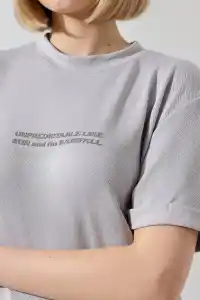 Kadın Bisiklet Yaka Baskılı Slim Fit T-Shirt - Boyalı Gri