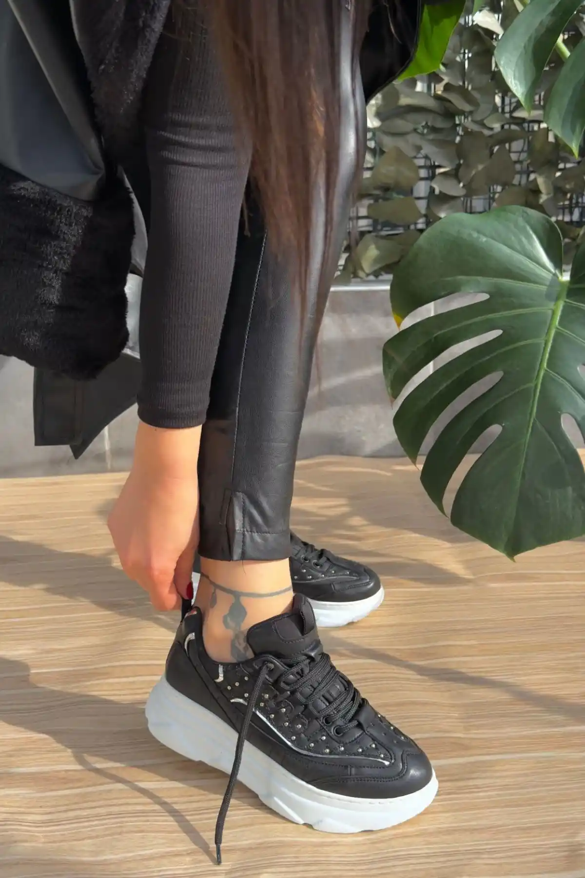 Aleid Siyah Cilt Bağcıklı Spor Ayakkabı - GC