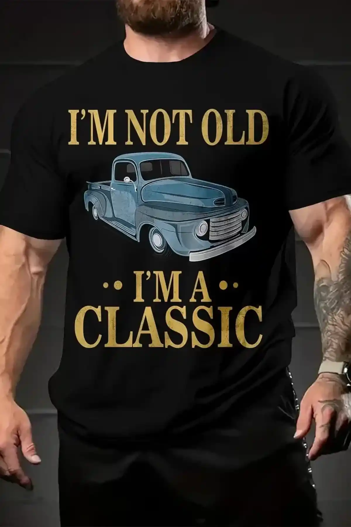Erkek Vintage Araba Grafik T-Shirt - Ben Yaşlı Değilim Ben Bir Klasiğim Esprili Baskı  Nefes Alabilir Kumaş, Günlük Yaz ve Yıl Boyu Giyim için Oversize Kısa Kollu Tişört - Siyah