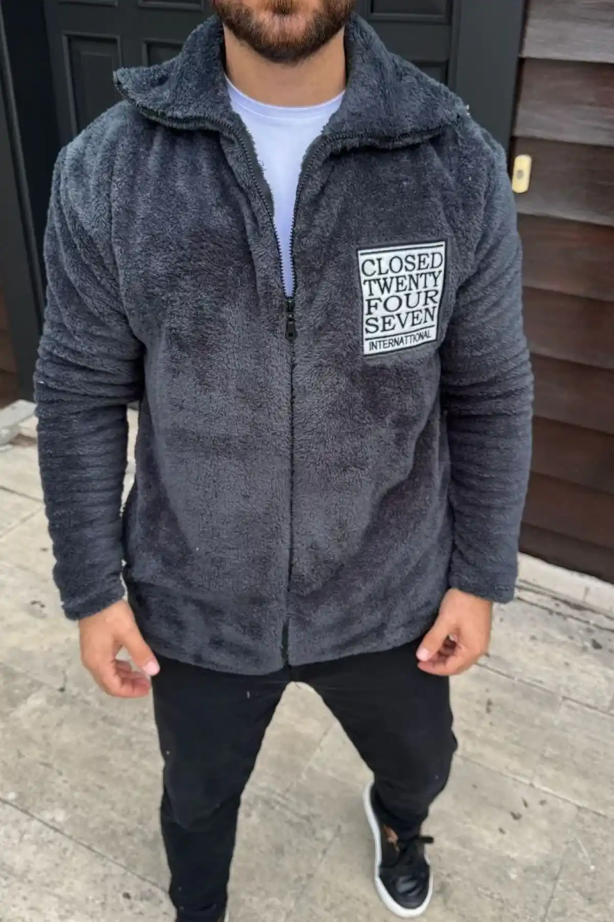 Erkek Polar Fermuarlı Sweatshirt – Kapüşonsuz, Cepli, Yumuşak Dokulu, Oversize Rahat Kalıp, Kışlık Sıcak Tutan Fermuarlı Üst - Füme