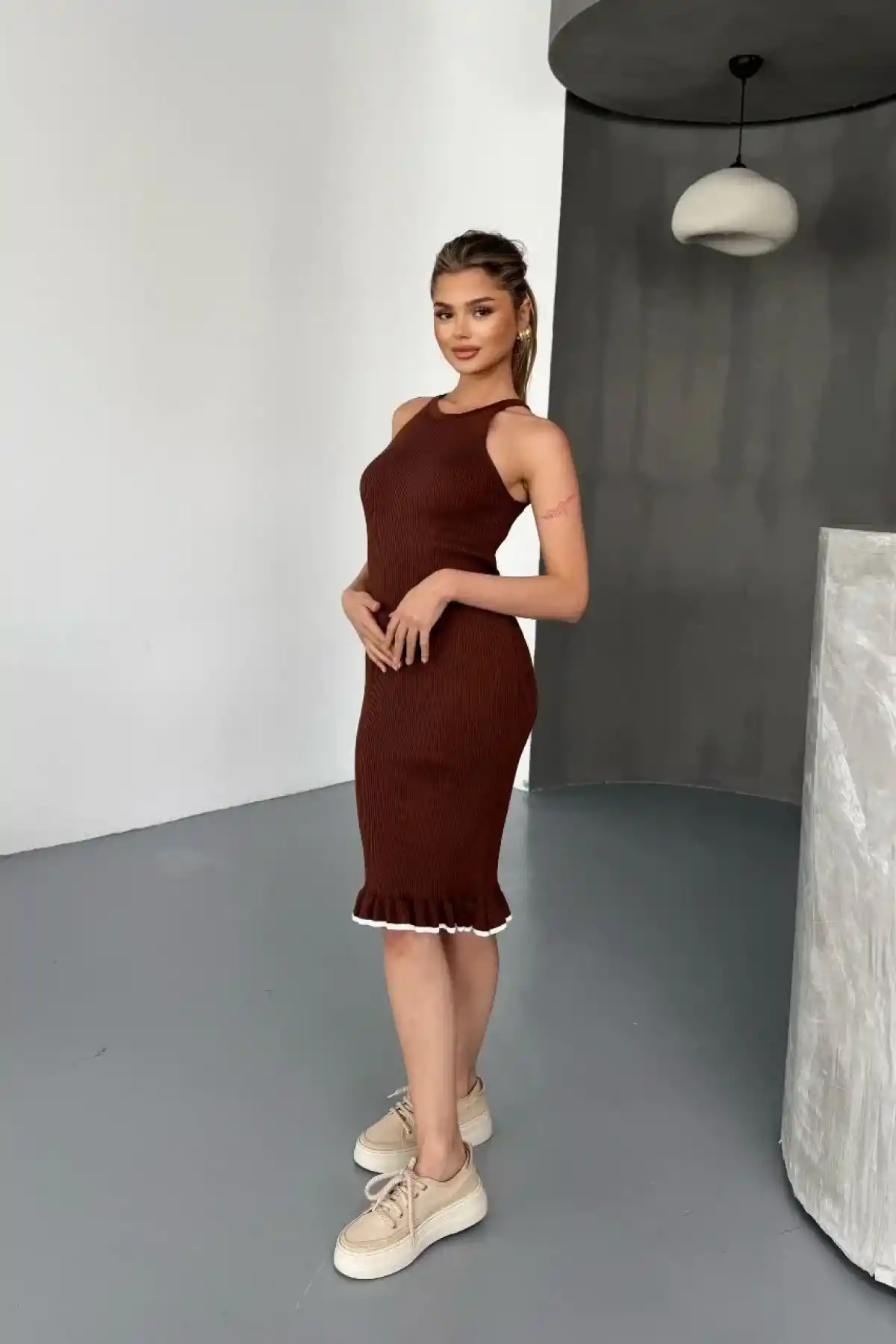 Fırfır Detaylı Triko Elbise- Kahverengi