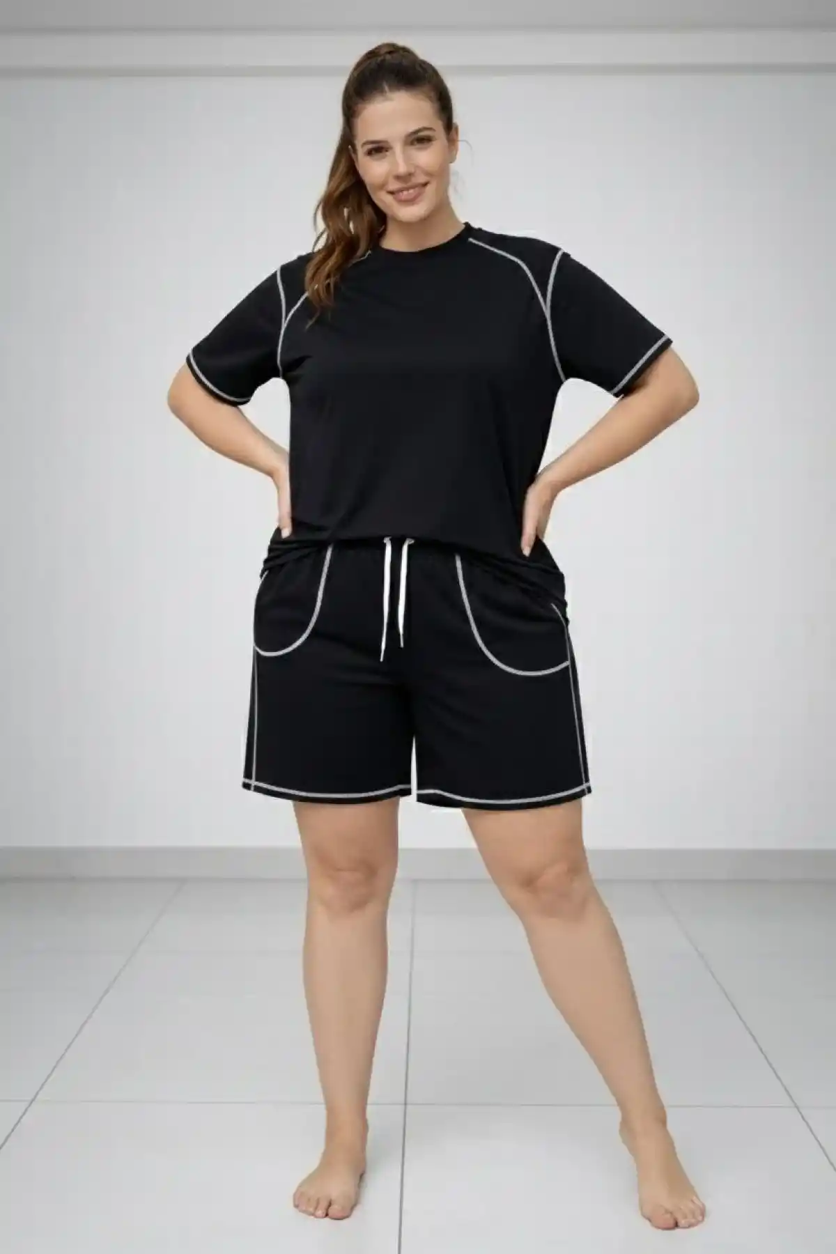 Kadın Battal Beden Kısa Kollu Tişört Şort Takım Kontrast Dikiş Detaylı Günlük Ev Giyimi - Siyah