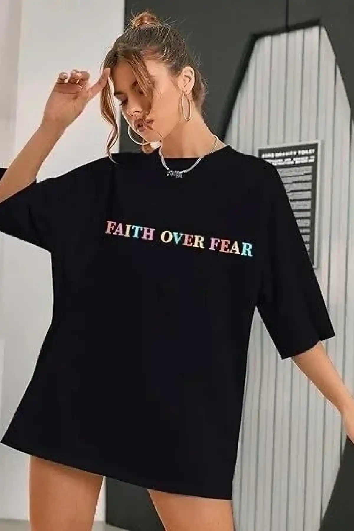 Kadın Bisiklet Yaka Baskılı T-shirt - Siyah