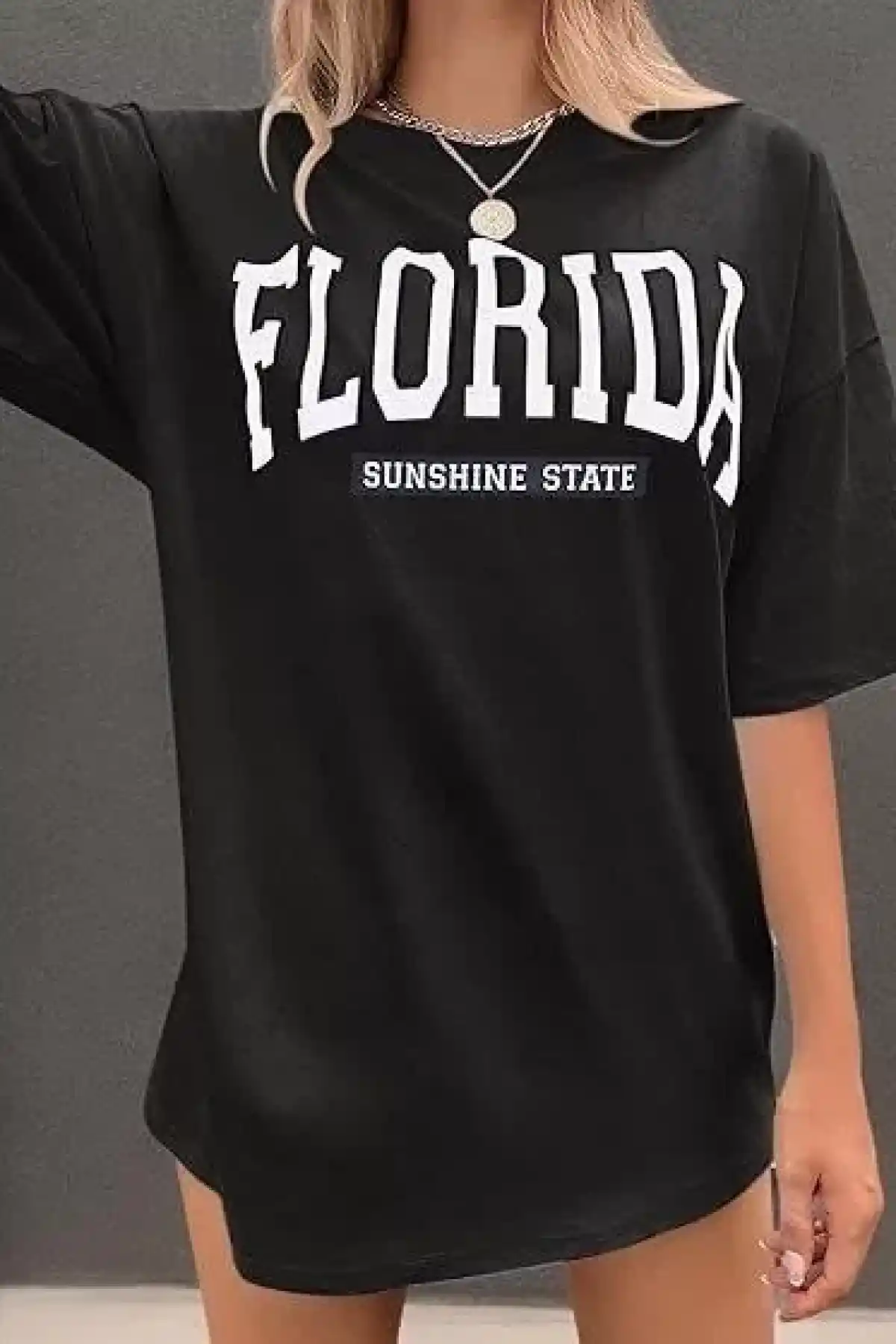 Kadın Bisiklet Yaka Baskılı T-shirt - Siyah