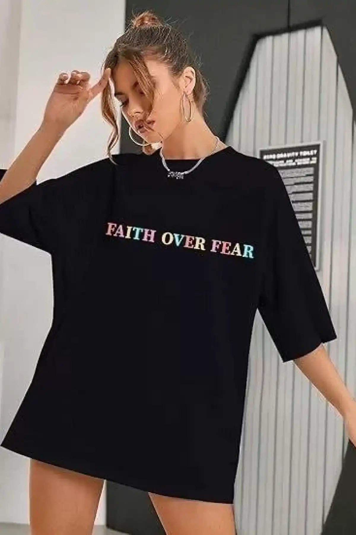 Kadın Bisiklet Yaka Baskılı T-shirt - Siyah