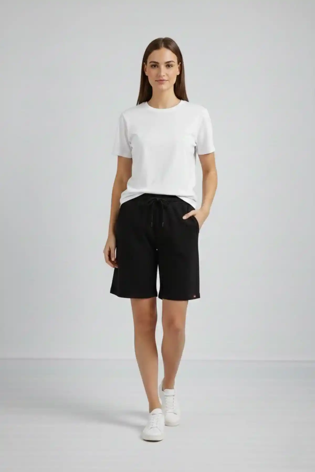 Kadın Dokuma otoban Şort Beli Lastikli Bağcıklı Cepli Kesim Şort - Siyah