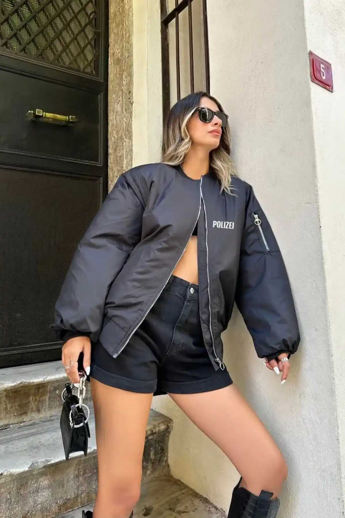 Kadın Polizei Bomber Mont Siyah Fermuarlı Cepli Kapitone Astarlı - Siyah