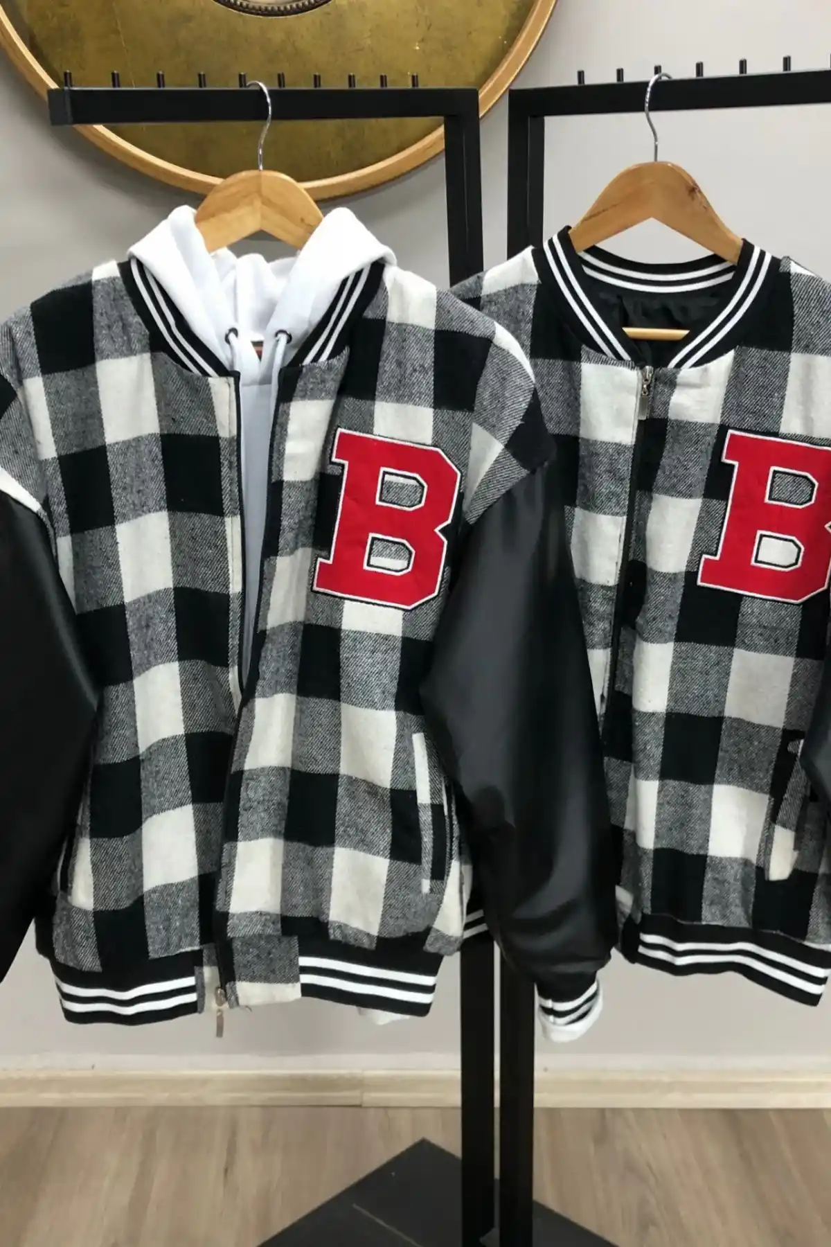 Kadın Pötikare Desen Harf Nakışlı Kolej Ceket - Siyah