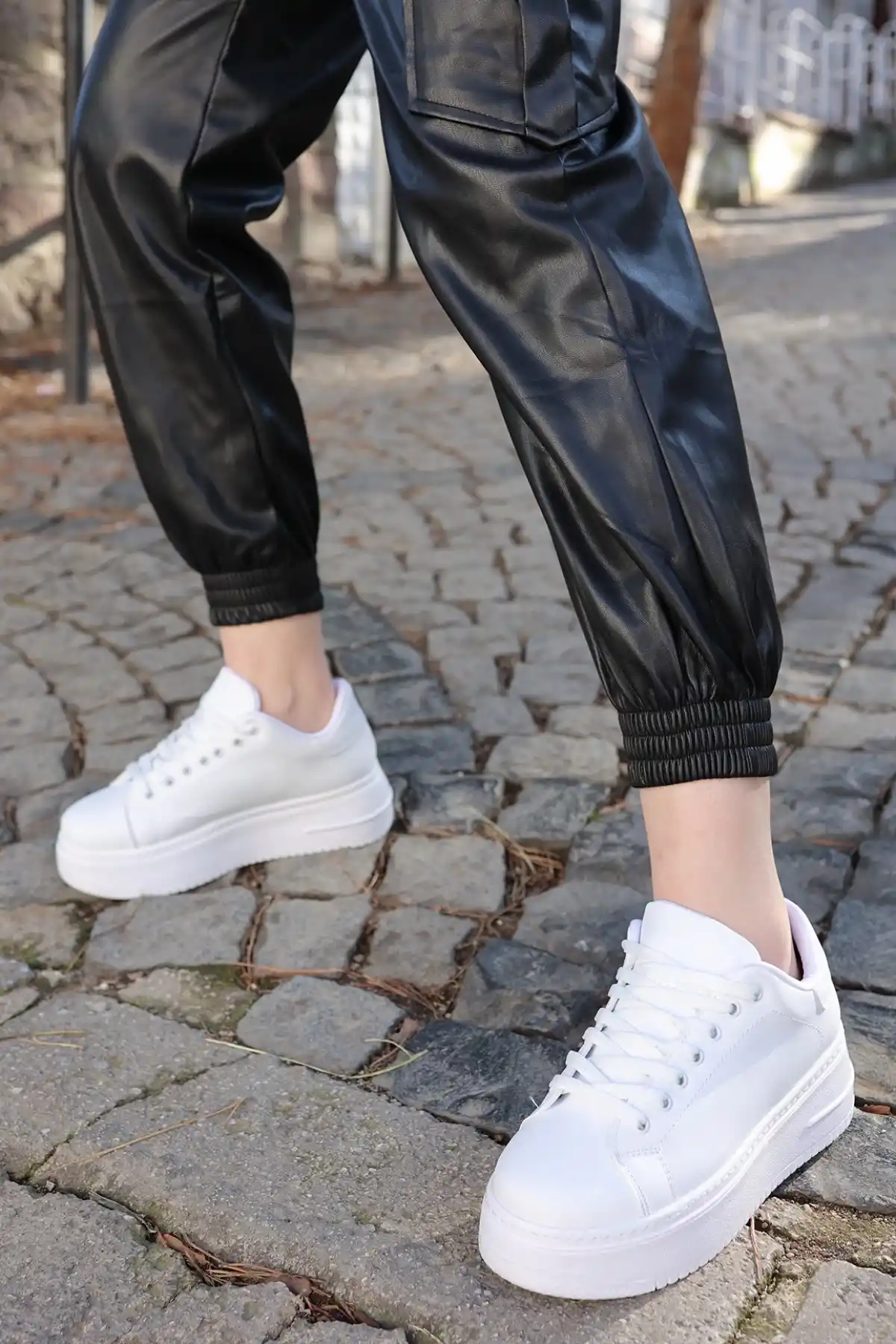 Leran Beyaz Cilt Bağcıklı Spor Ayakkabı - GC