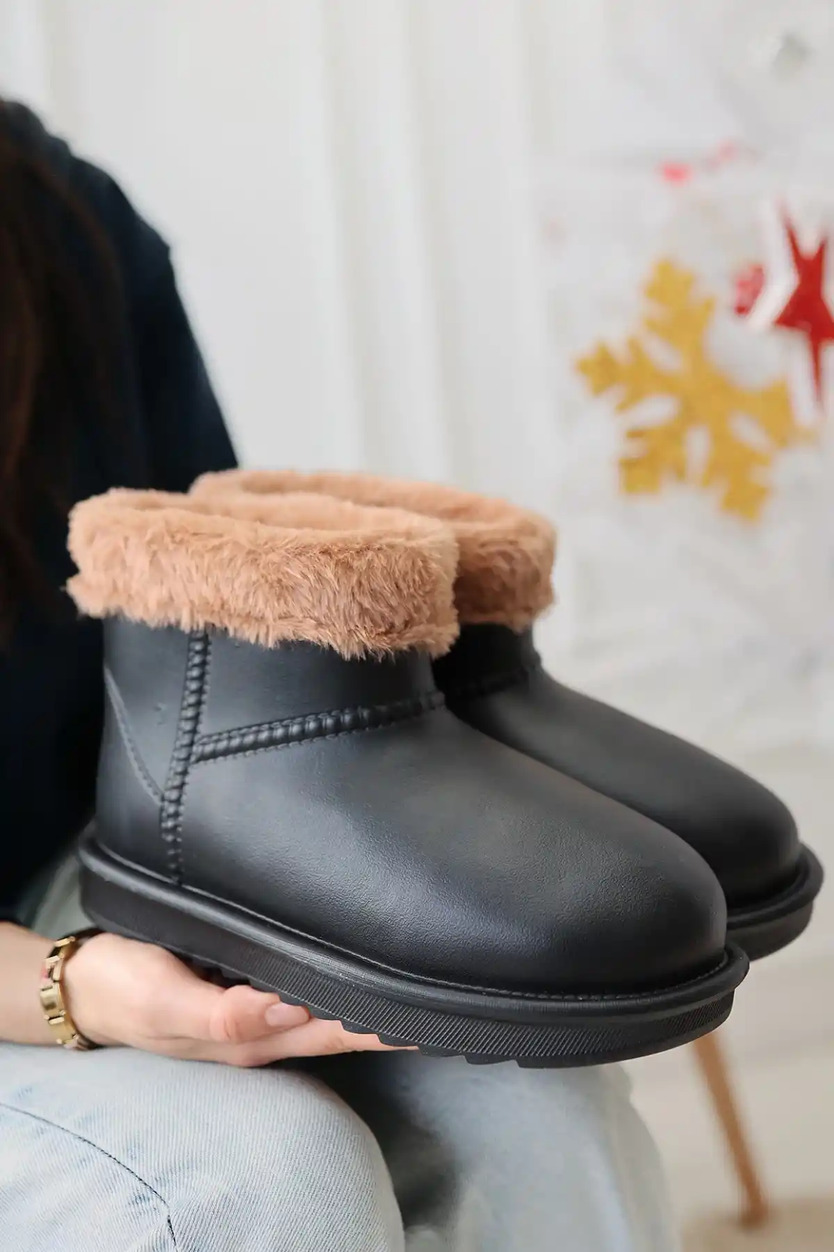 Mordi Siyah Oval Burunlu Su Geçirmez İçi Kürklü  Bot - GC