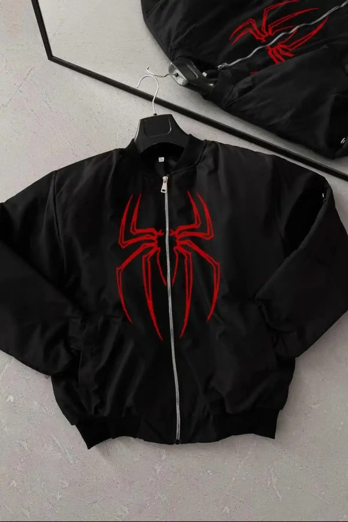 Örümcek Desenli Siyah Bomber Mont – Unisex Kullanıma Uygun, Fermuarlı Cepli, Kapitone Astarlı, Bahar Kış Günlük Giyim İçin Moda Ceket Modeli - Siyah