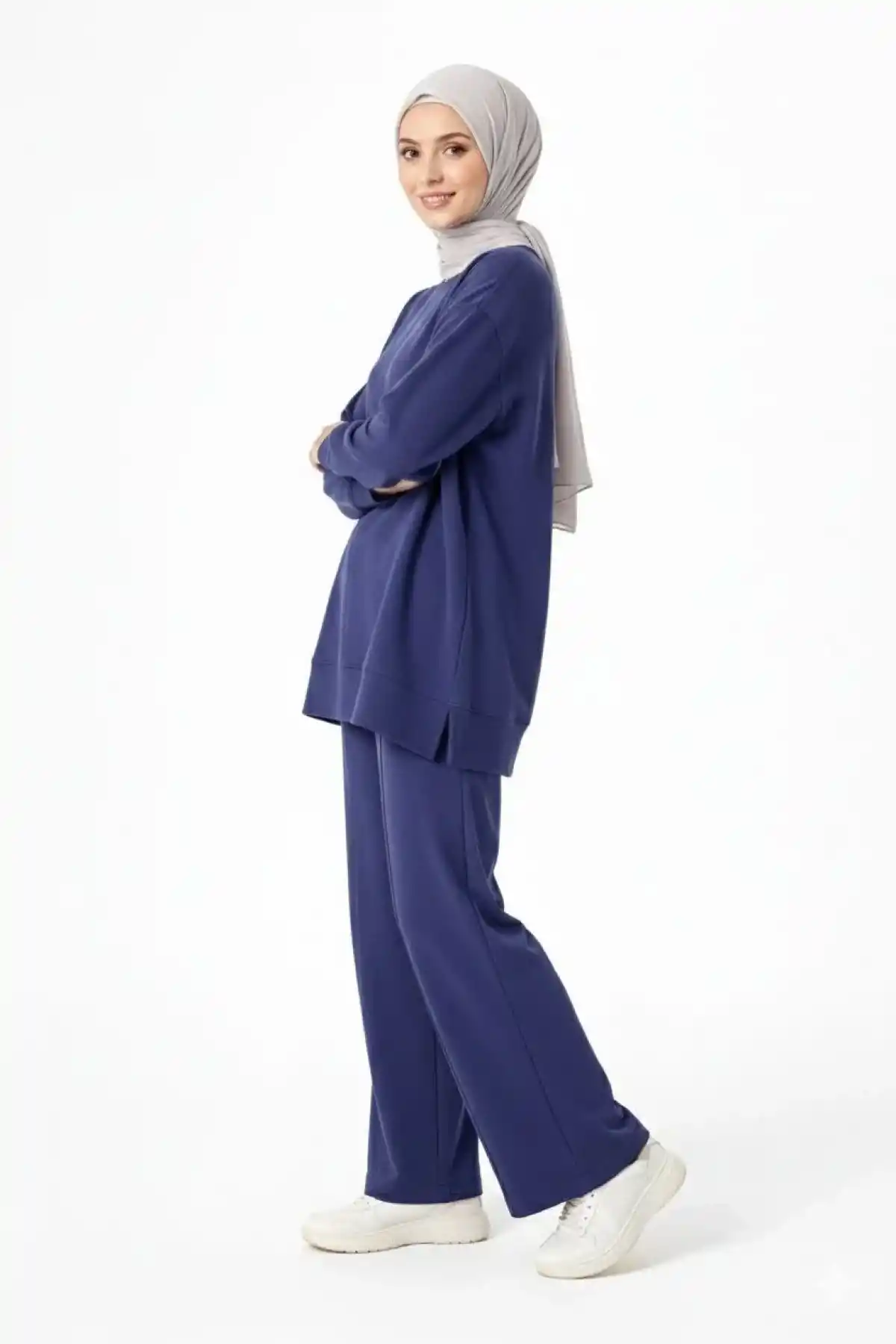 Osy Modal yumuşak dokulu Kadın Tesettür İkili Takım Yan Yırtmaçlı Uzun Tunik ve Düz Paça Pantolon, Salaş Kalıp - Lacivert