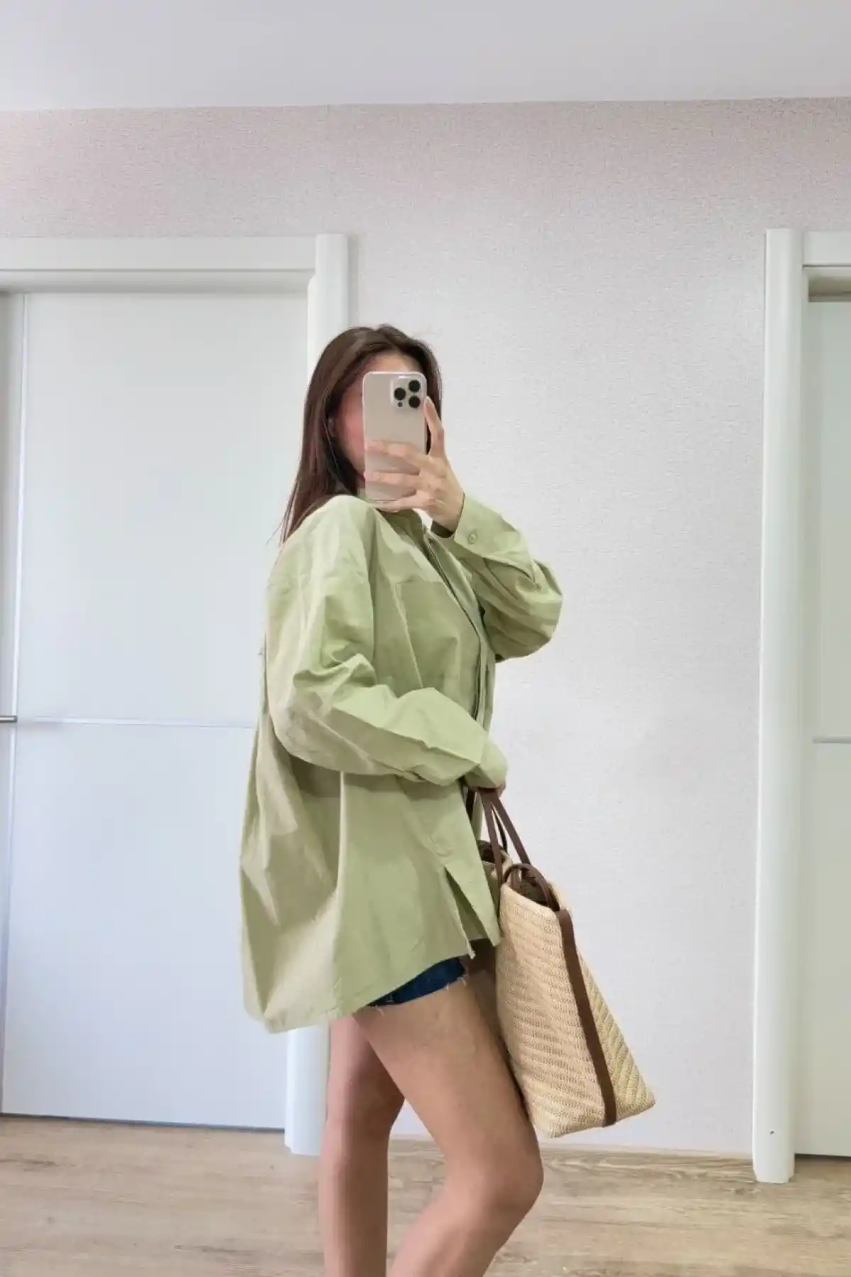 Poplin Kadın Yakalı Yandan Yırtmaçlı Arka Pens Detaylı Gömlek - Yeşil