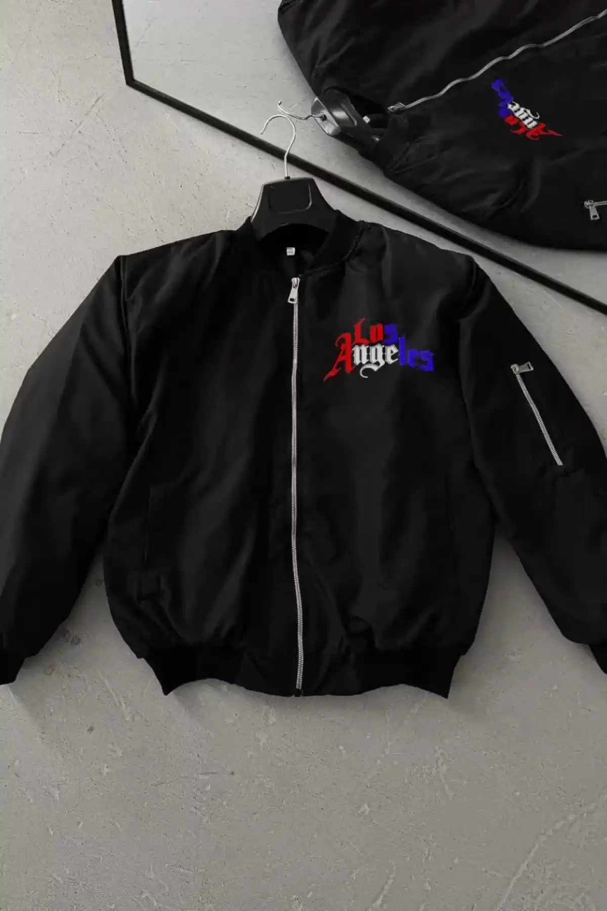 Los Angeles Siyah Bomber Mont – Fermuarlı, Cepli, Kapitone Astarlı, Bahar ve Kış Günlük Kullanım İçin Unisex Ceket- Siyah